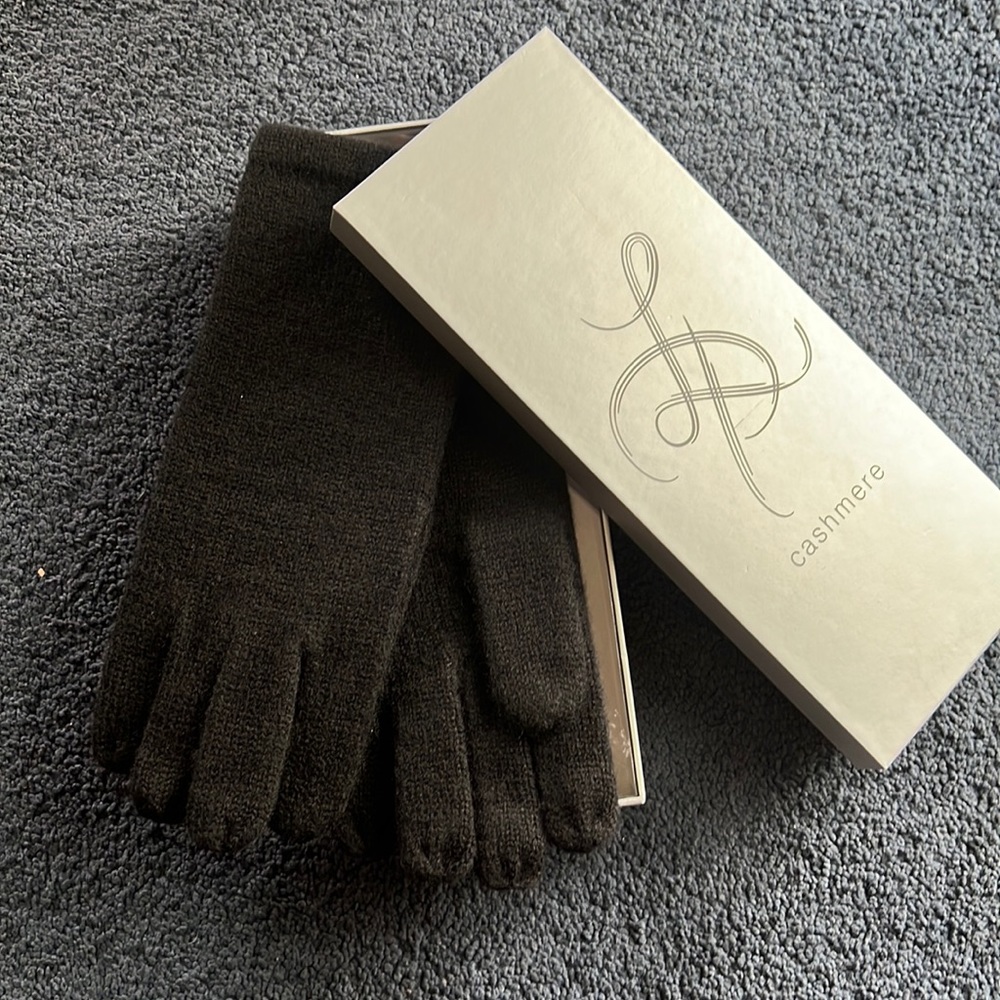 Cashmere gloves